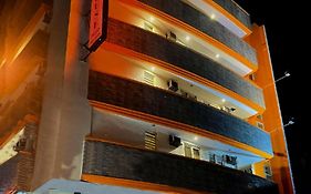 Stone House Hotel Pasay