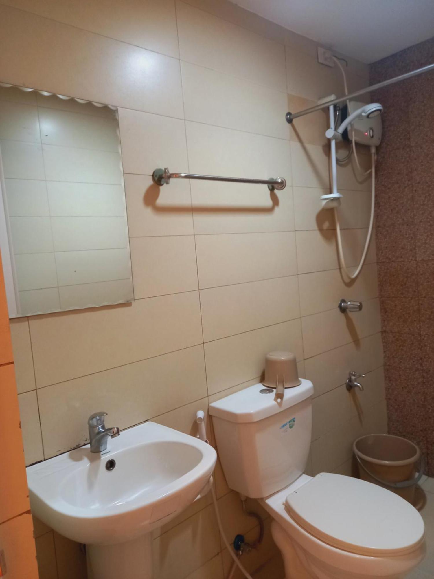 Stone House Hotel Pasay Extérieur photo