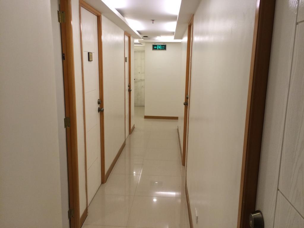 Stone House Hotel Pasay Extérieur photo