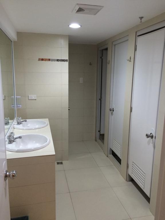 Stone House Hotel Pasay Chambre photo