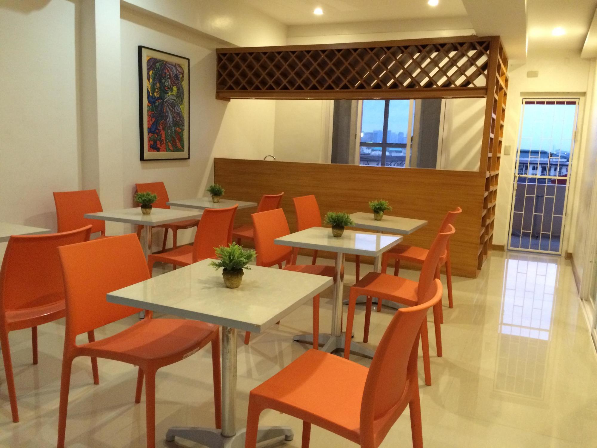 Stone House Hotel Pasay Extérieur photo